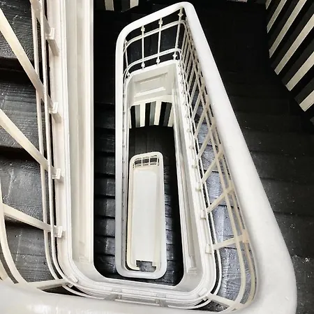 Πανσιόν Suites Bairro Alto *